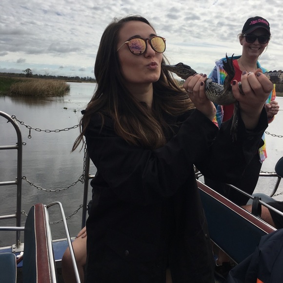 Meet your Posher, Jackie! - Picture 3 of 3